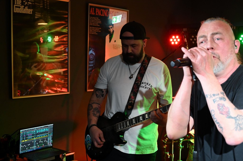 ../Images/10 jaar Ro's Barbershop 270.jpg